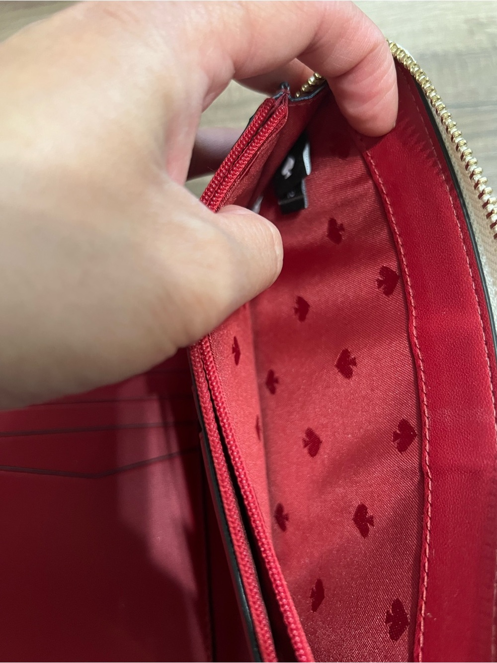 kate spade cream wristlet with red ladybug print - Picture 10 of 11